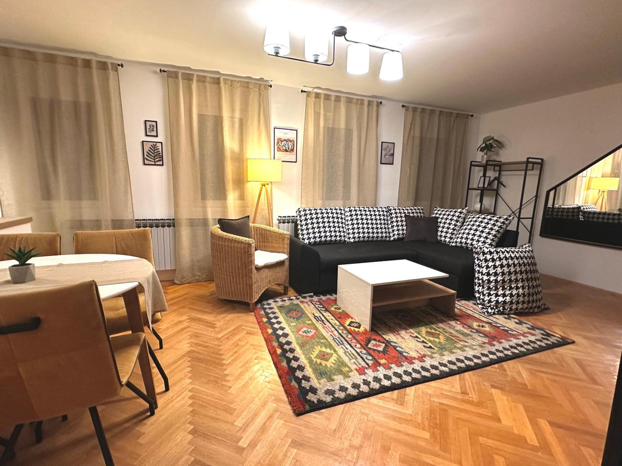 Layla'S Home Free Parking Szarajevó Kültér fotó